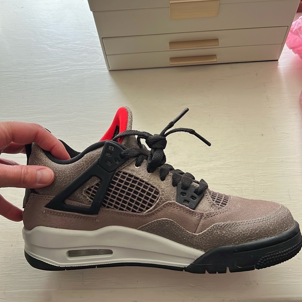 Jordan 4 Retro Taupe Haze